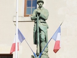 Photo paysage et monuments, Paussac-et-Saint-Vivien - le Monuments Aux Morts