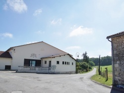 Photo paysage et monuments, Paussac-et-Saint-Vivien - Le Village