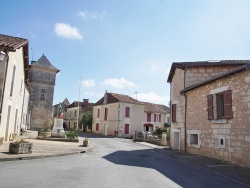 Photo paysage et monuments, Paussac-et-Saint-Vivien - Le Village