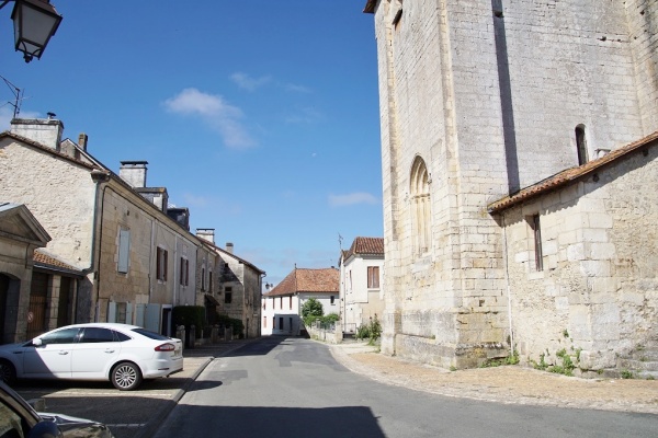 Photo Paussac-et-Saint-Vivien - Le Village