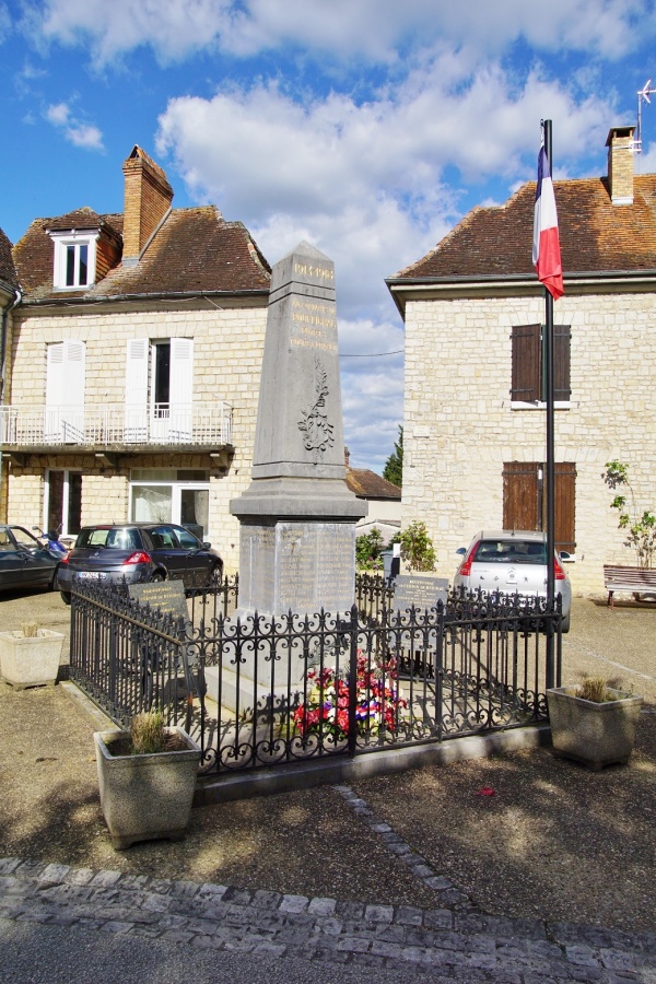 Photo Rouffignac-Saint-Cernin-de-Reilhac - le monument aux morts
