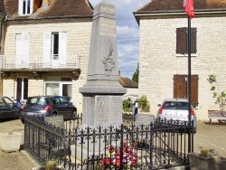 Photo paysage et monuments, Rouffignac-Saint-Cernin-de-Reilhac - le monument aux morts
