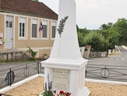 Photo paysage et monuments, Sainte-Eulalie-d'Ans - le monument aux morts