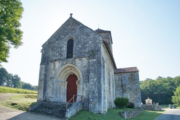 Photo Saint-Front-sur-Nizonne - église saint Front