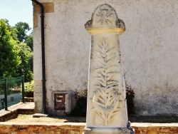 Photo paysage et monuments, Saint-Jory-de-Chalais - le monument aux morts