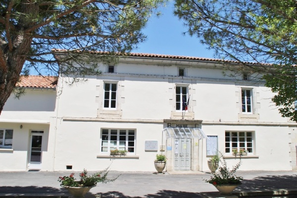 Photo Saint-Martial-Viveyrol - la mairie