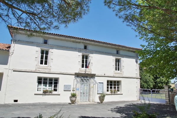 Photo Saint-Martial-Viveyrol - la mairie