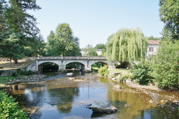 Photo Saint-Pardoux-la-Rivière - le pont