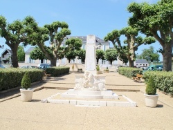 Photo paysage et monuments, Saint-Pierre-de-Chignac - le monument aux morts