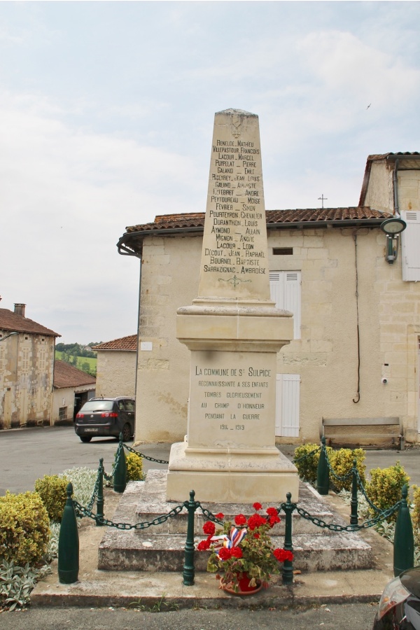 Photo Saint-Sulpice-de-Roumagnac - le monument aux morts