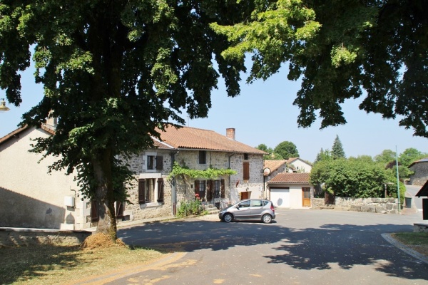 Photo Savignac-de-Nontron - le village