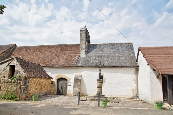 Photo Temple-Laguyon - église Saint Jean baptiste