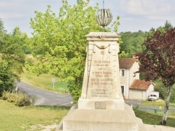 Photo paysage et monuments, Valeuil - le monument aux morts