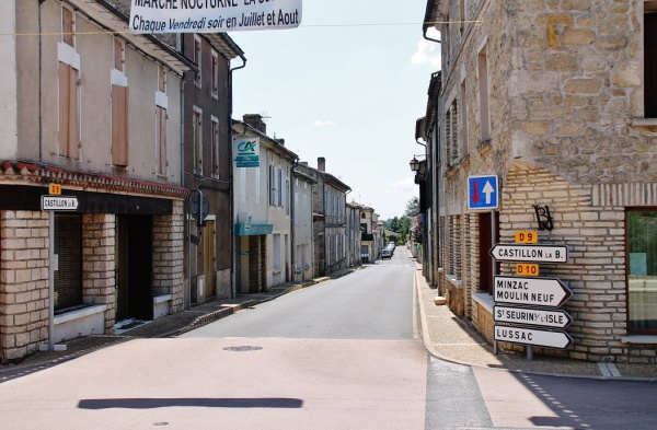 Photo Villefranche-de-Lonchat - La Commune