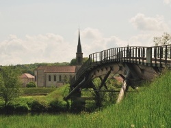 Photo paysage et monuments, Voujeaucourt - Vue de la passerelle et le vieux Voujeaucourt