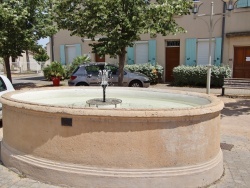 Photo paysage et monuments, Beaumont-Monteux - la fontaine