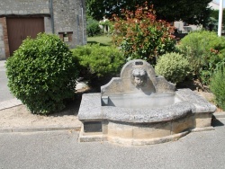 Photo paysage et monuments, Bonlieu-sur-Roubion - la fontaine
