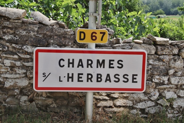 Photo Charmes-sur-l'Herbasse - charmes sur l'herbassse (26260)