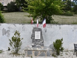 Photo paysage et monuments, Establet - le Monument Aux Morts