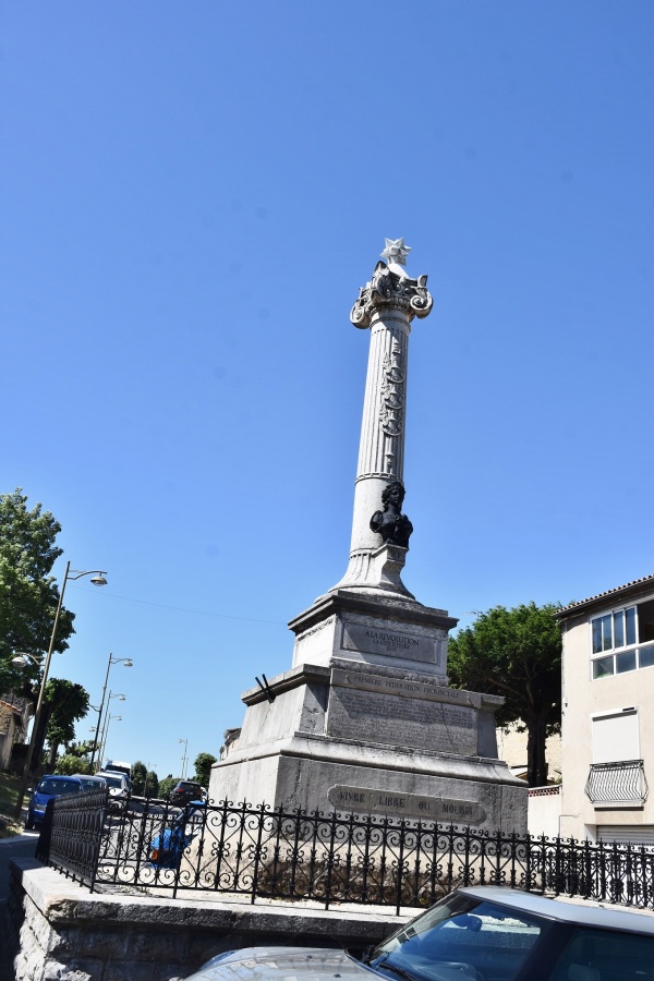 Photo Étoile-sur-Rhône - le monument aux morts
