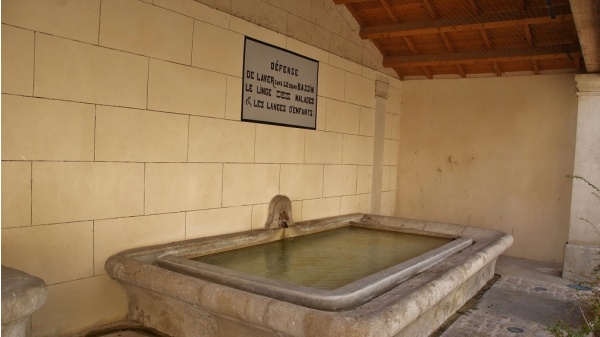 Photo Les Granges-Gontardes - le lavoir