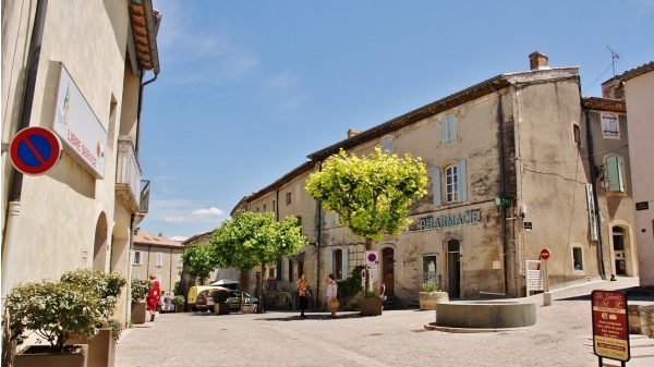 Photo Grignan - La Commune