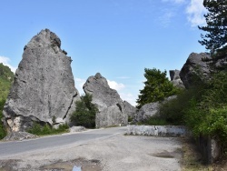 Photo paysage et monuments, Luc-en-Diois - le Rocher
