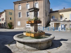 Photo paysage et monuments, Luc-en-Diois - la Fontaine