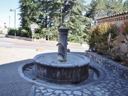 Photo paysage et monuments, Montoison - la fontaine