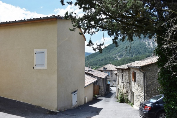 Photo Ponet-et-Saint-Auban - le Village