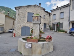 Photo paysage et monuments, Ponet-et-Saint-Auban - la Fontaine