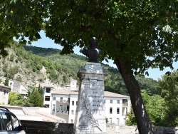 Photo paysage et monuments, Saillans - le Monument Aux Morts