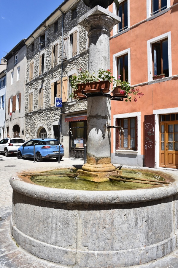 Photo Saillans - la Fontaine