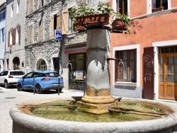 Photo paysage et monuments, Saillans - la Fontaine