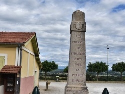 Photo paysage et monuments, Saint-Bardoux - le monument aux morts