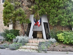 Photo paysage et monuments, Saint-Barthélemy-de-Vals - le monument aux morts
