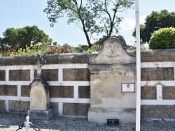 Photo paysage et monuments, Saint-Paul-Trois-Châteaux - le Monument Aux Morts