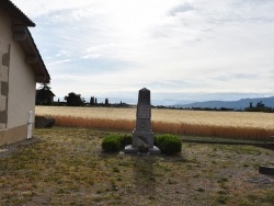 Photo paysage et monuments, Granges-les-Beaumont - le monument aux morts