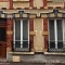 Photo Brou - Façade polychrome d'une maison sur la rue de Châteaudun.