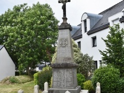 Photo paysage et monuments, Clohars-Fouesnant - le monument aux morts