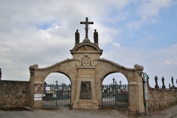 Photo Douarnenez - le monument aux morts