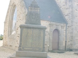 Photo paysage et monuments, Lanarvily - le monument aux morts