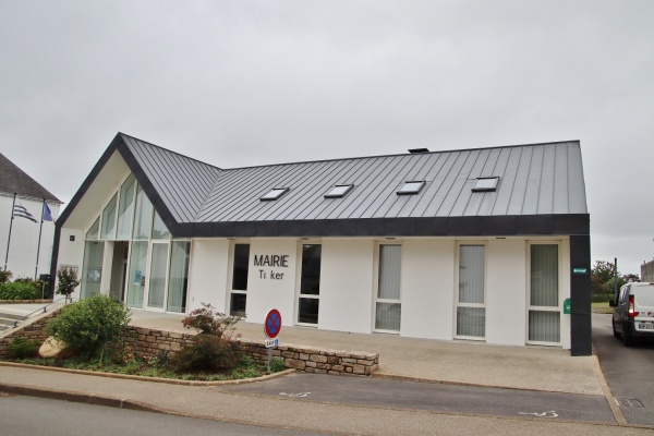 Photo Plomodiern - la mairie