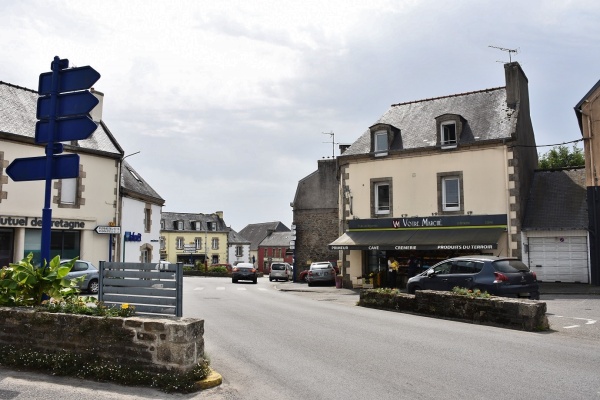 Photo Plonéour-Lanvern - le village