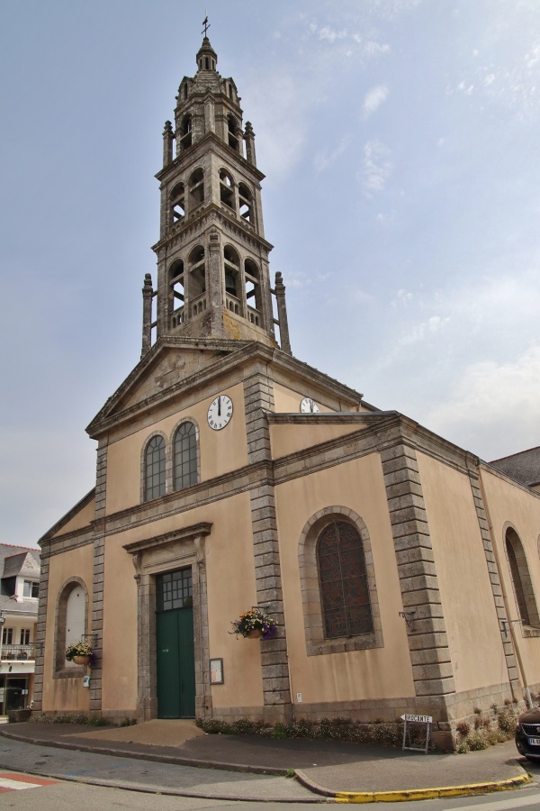 Photo Plonéour-Lanvern - église saint Eneour