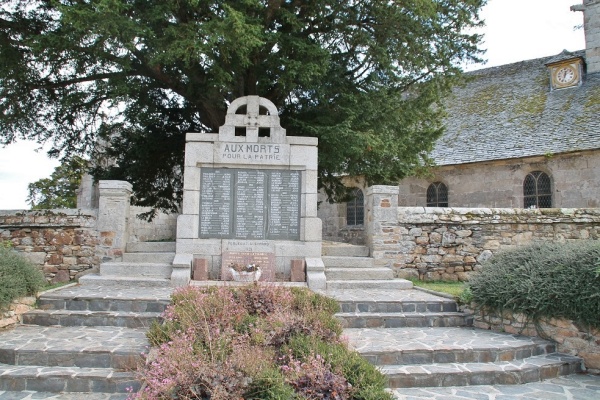 Photo Plouégat-Guérand - le monument aux morts