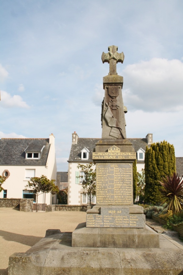 Photo Plouénan - le monument aux morts