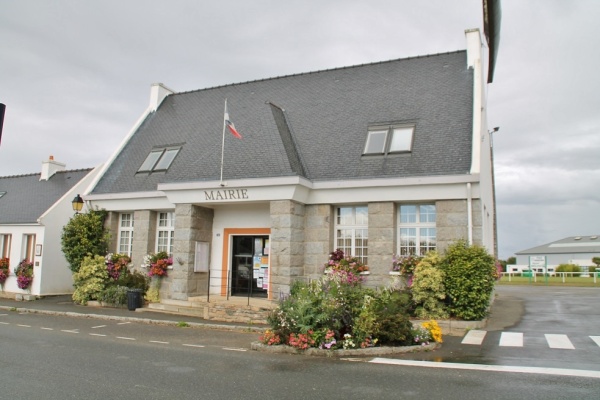 Photo Plouezoc'h - la mairie