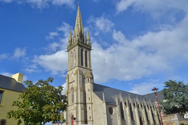 Photo Plouigneau - église saint Ignace