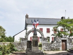 Photo paysage et monuments, Saint-Évarzec - le monument aux morts